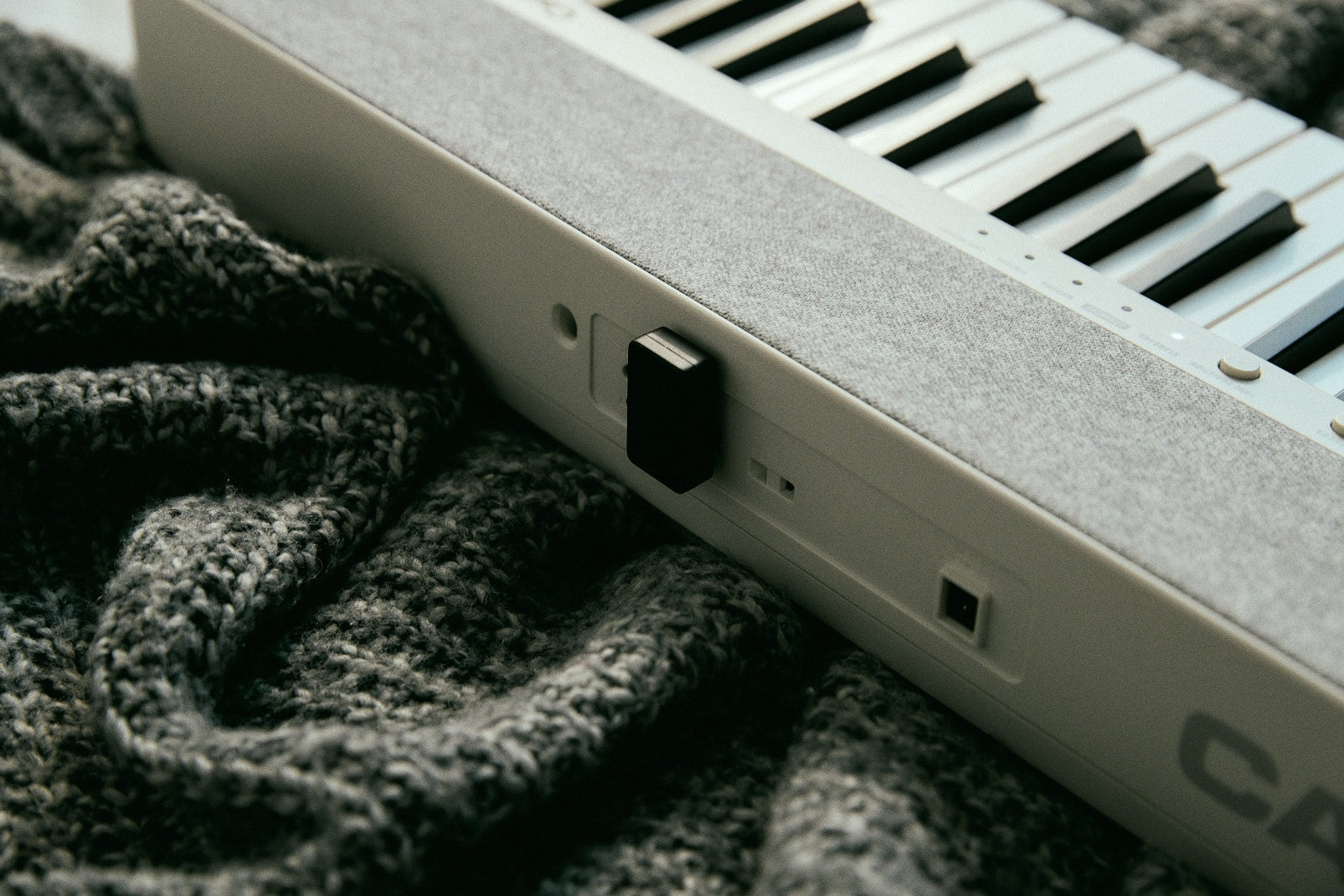 CTS1WEBT | Casiotone White Portable Keyboard with Wireless Adaptor - Casio